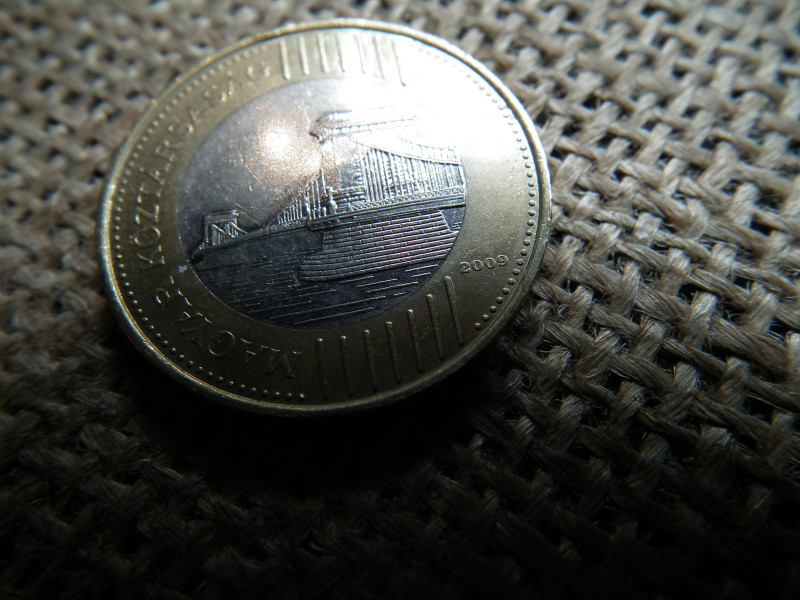200 forint 2009 , ritka , hosszú vízvonalas 