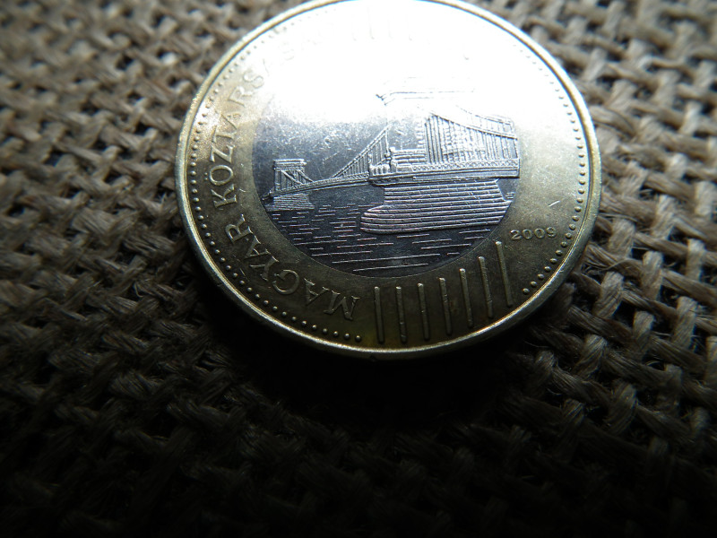 200 forint 2009 , ritka , hosszú vízvonalas 