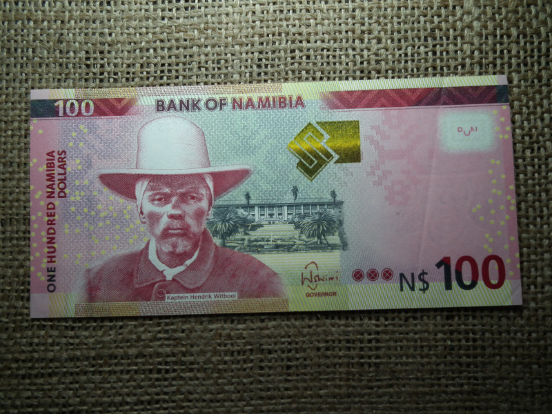 Namíbia 100 dollars 2012 XF , C1