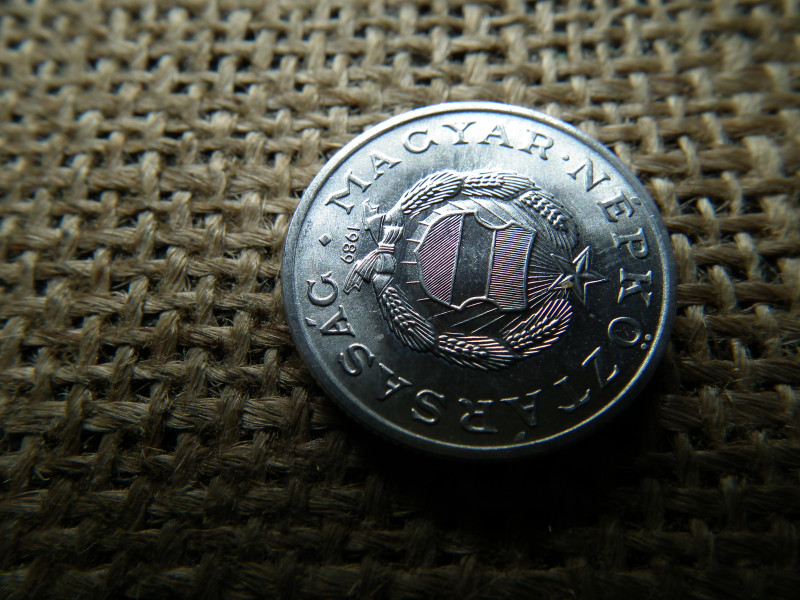 1 forint 1989 Sugaras , verdehibás , verdefényes