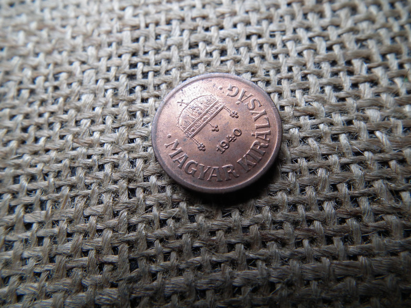 2 fillér 1940 , verdefényes , közeli számjegyek az évszámban