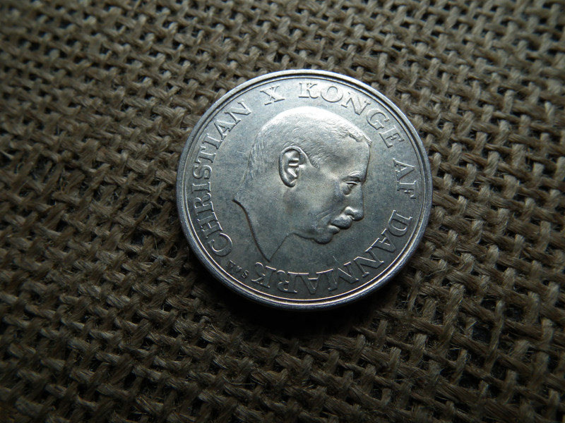 Dánia ezüst  2 korona 1945  , kroner , király születésnapja