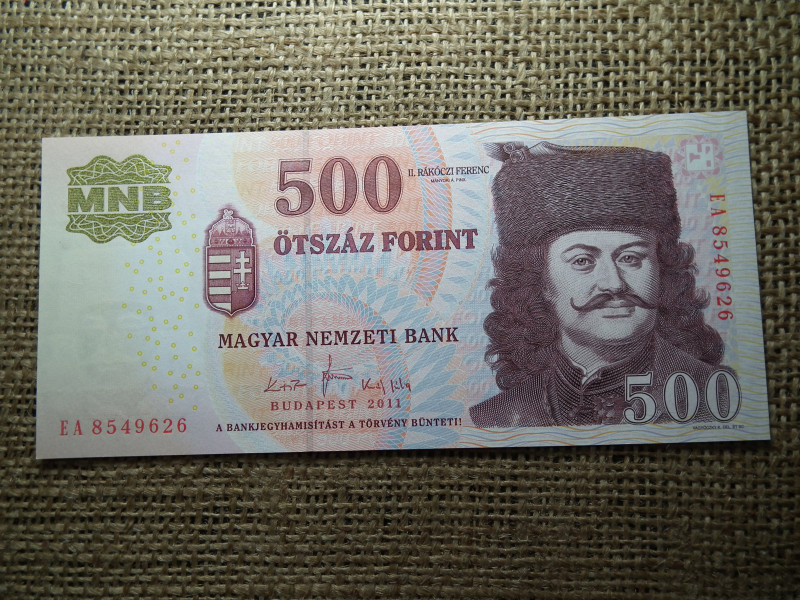 500 forint 2011 EA , UNC 