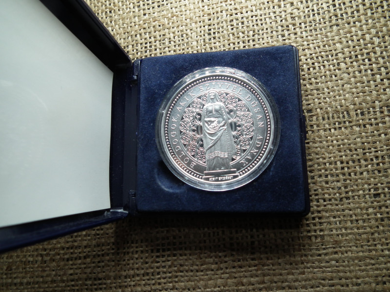 Szent Erzsébet Plébániatemplom , 1901 - 2001 , boldogok akik szívvel dúsan adnak , ezüst , díszdobozos érem