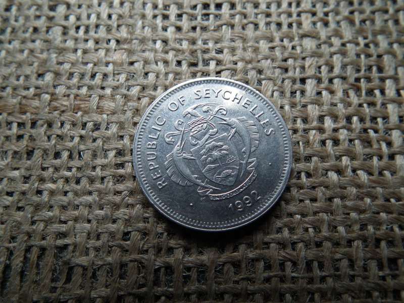 Seychelle-szigetek , 1 rupee 1992 