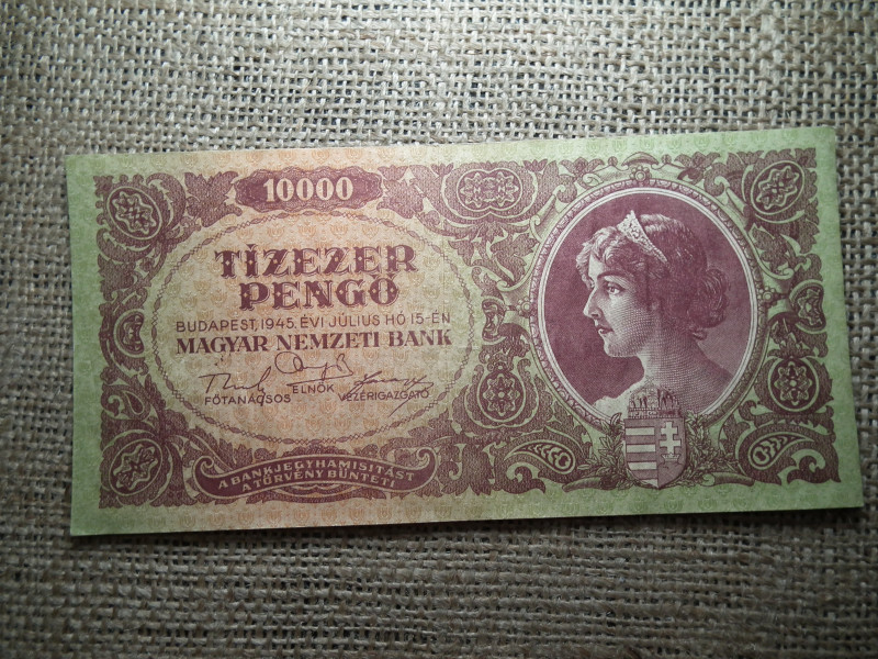 10000 pengő 1945 , MNB bélyeg nélkül  