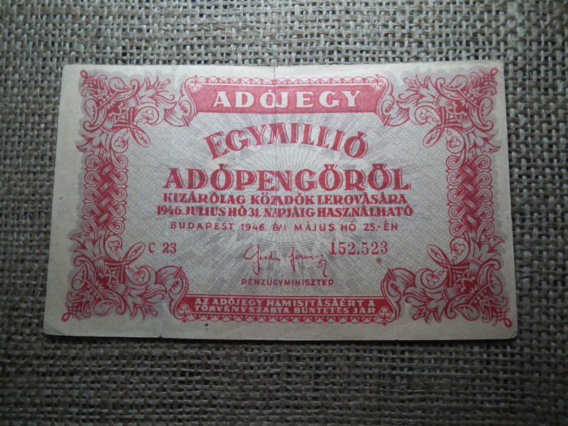 Egymillió Adópengő 1946 , 6 számjegyű sorszám , vízjeles , fordított címer 