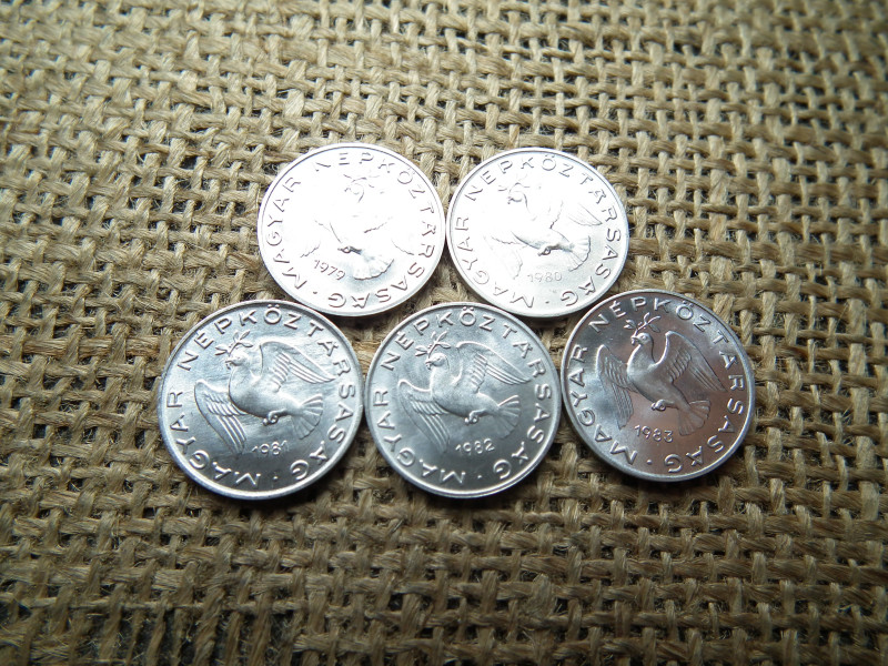 Verdefényes 10 fillér sor ! 1979 , 1980 , 1981 , 1982 , 1983 