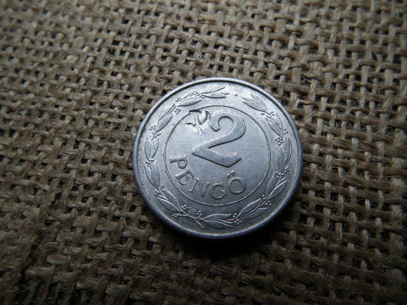 2 pengő 1942 , sarló kalapács ellenjeggyel 