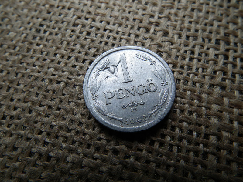 1 pengő 1942 , Sarló kalapács   ellenjeggyel 