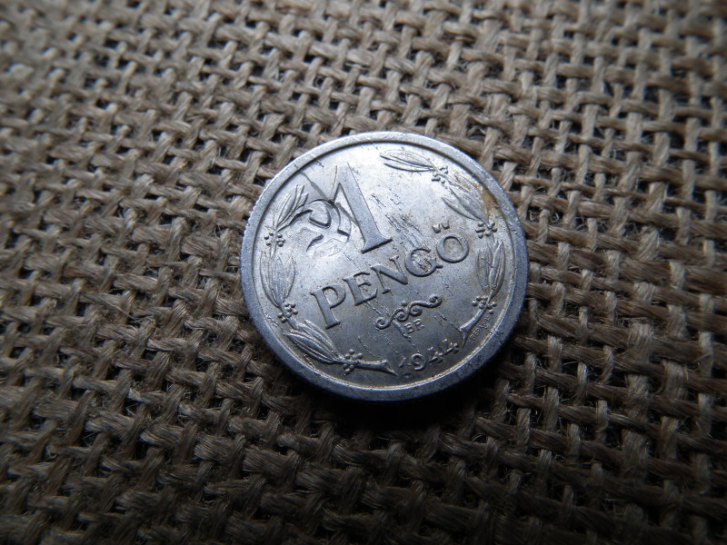 1 pengő 1944 , Sarló kalapács   ellenjeggyel 