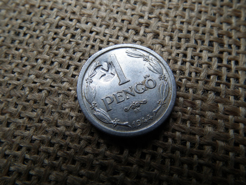 1 pengő 1944 , Sarló kalapács   ellenjeggyel 