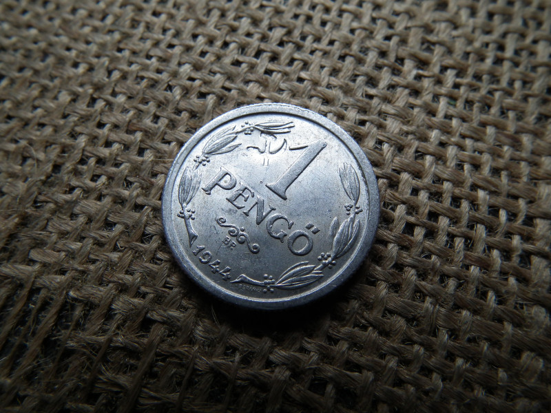 1 pengő 1944 , Sarló kalapács   ellenjeggyel 