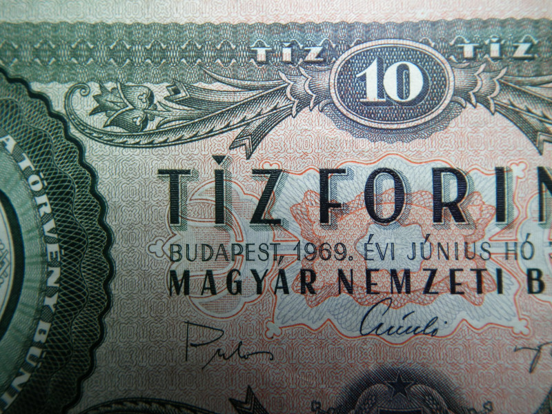 10 forint 1969 , elcsúszott alapnyomat , nyomdahibás ! az 1962 csak hasonlítás végett van az utolsó képeken 