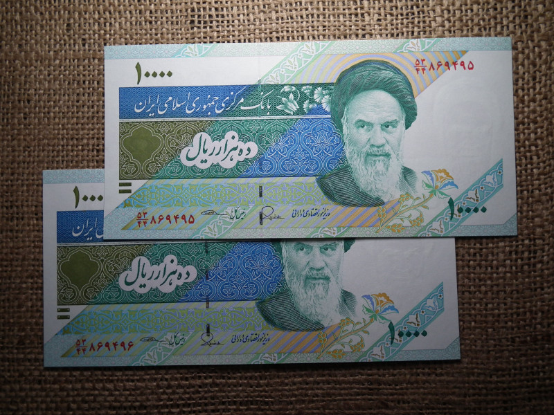 Irán 10000 rials 2015  , UNC , 2 db sorszámkövető , C1