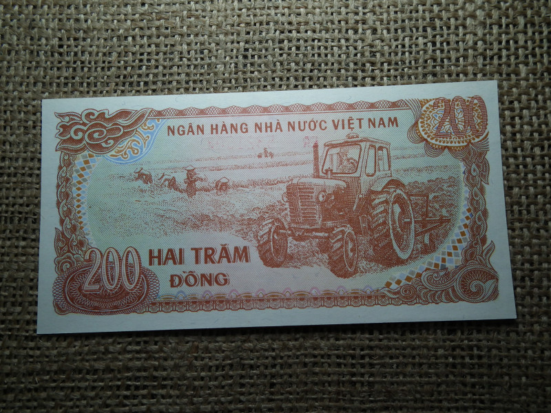Vietnam  200 dong 1987 , UNC , C1