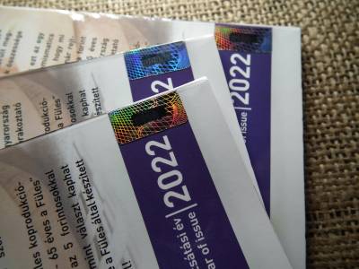 75 ÉVES A FORINT - 65 ÉVES A FÜLES - 5 FORINT 2021  EMLÉKÉRMÉKKEL - BLISZTER - CSAK 750 DB! Alacsony sorszám 098-099-100 , Ár / bliszter 