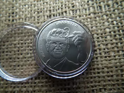2000 forint 2022 BU , Lax 