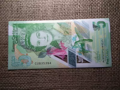 Karibi 5 dollars 2021 UNC, dollár , B1