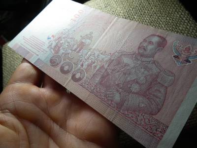 Thaiföld 100 baht 2005 - 2015 VF , C1 Thaiföld 100 baht 2005 - 2015 VF , C1