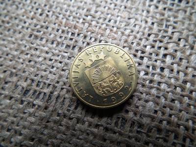 Észtország 20 santimu 1992 , verdefényes  Észtország 20 santimu 1992 , verdefényes