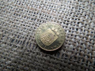 Észtország 10 santimu 1992 , verdefényes 