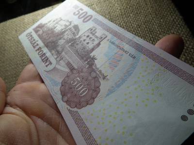 500 forint 2011 EA , UNC 