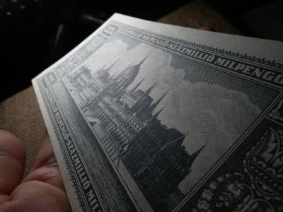 Százmillió milpengő 1946 , hajtatlan  Százmillió milpengő 1946 , hajtatlan