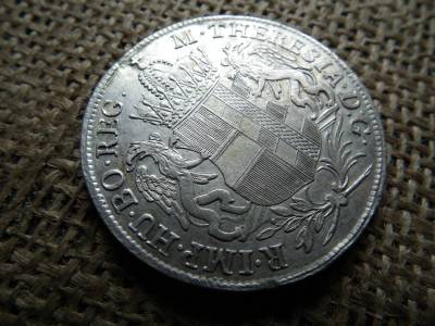 Mária Terézia ezüst 1 tallér 1766 , fülnyom  Mária Terézia ezüst 1 tallér 1766 , fülnyom