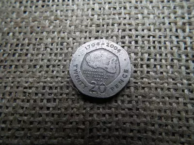 Gibraltár 20 penny 2004 , pence - II. Erzsébet megszállása - Koponya
