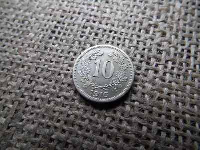 10 heller 1916 címerpajzs