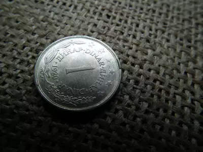 Jugoszlávia 1 dinár 1980 , , verdehibás , verőtőcsorbulás , perem ! Hibás