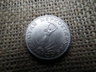 10 forint 1976 , kevesebb redő , ritka , extra 10 forint 1976 , kevesebb redő , ritka , extra