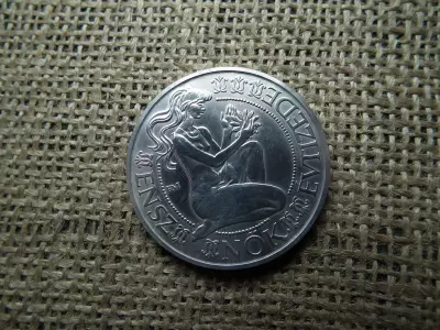 Ezüst 500 forint 1984 BU, Nők évtizede 
