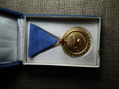 Magyar Vöröskereszt kitüntetés Véradás szervezéséért Arany fokozat , érem 