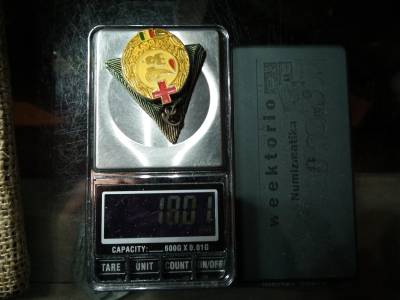 30. váradásért jelvény , eredeti dobozában 