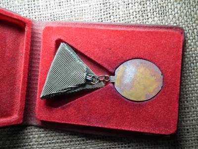 30. váradásért jelvény , eredeti dobozában 