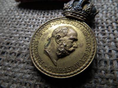 Ferenc József , Signum Laudis , eredeti kardos szalagon , bronz 