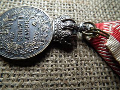 Ferenc József , Signum Laudis , eredeti szalagon ,  ezüstfokozat  