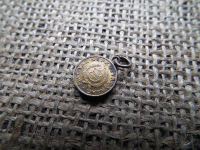 MINI 1 Forint Kádár címeres ,évszám nélkül , átmérő 13 mm , medál 