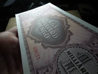 Egymilliárd pengő 1946 , hajtatlan 