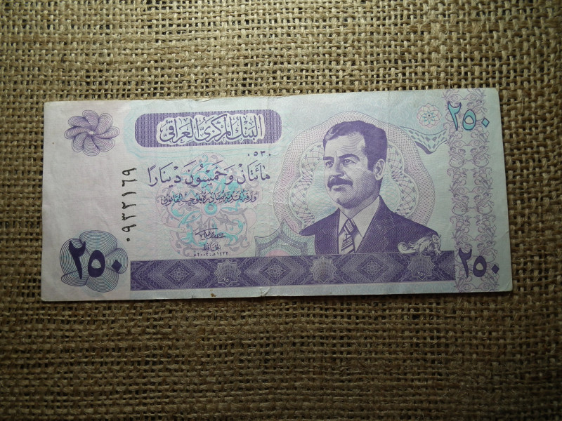 Irak 250 dinars 2002 , Saddam Hussein , dinar , bankjegy 