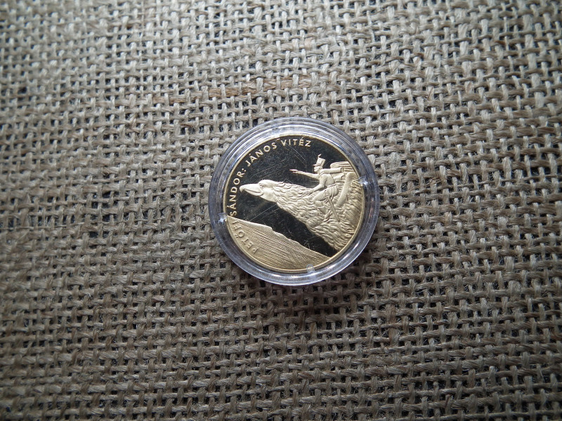 200 forint 2001 PP , János Vitéz , ( kapszula karcos csak ! ) 