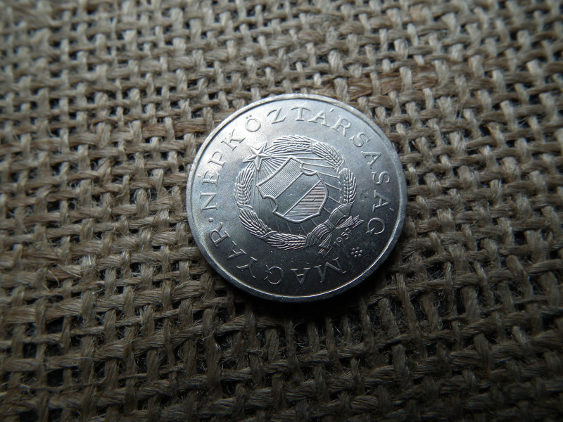 2 forint 1957 , extra állapot ! Idegen anyag benyomódás ! Verdehibás 