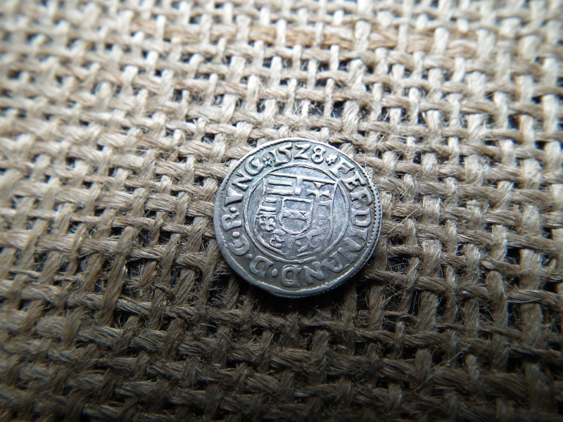 I. Ferdinánd ezüst dénár 1528 KB , Körmöcbánya , denár