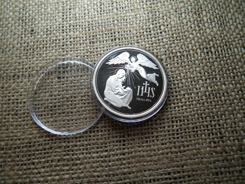 IHS naptárérem  , jelzett 925/1000 ezüst ( 1 uncia szín ) 