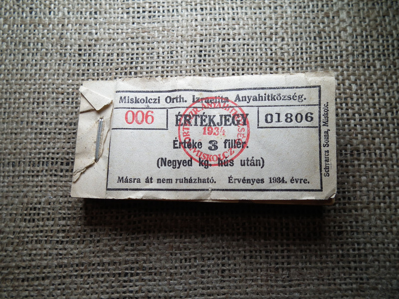 Miskolc , Miskolczi Ortodox Izraelita Anyahitközség ! Értékjegy 3 fillér 1943 , 1/4 kg hús , Orth. ! Ritka köteg ! 95 db sorszámkövető !