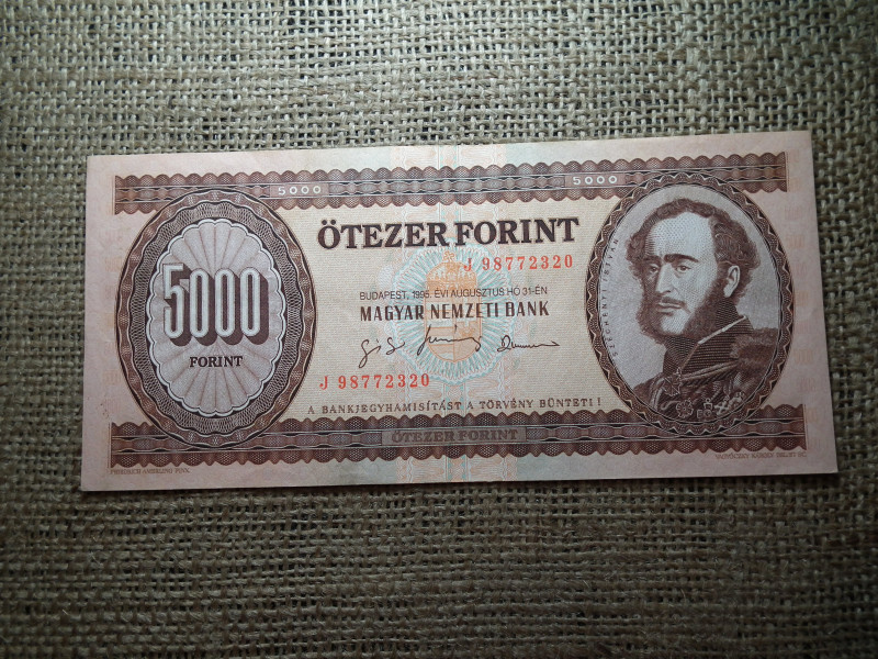 5000 forint 1995 J , nagyon szép 