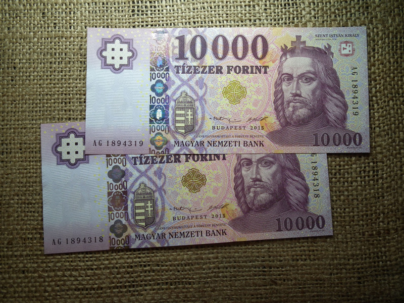 10000 forint 2015 AG UNC 2 db sorszámkövető 