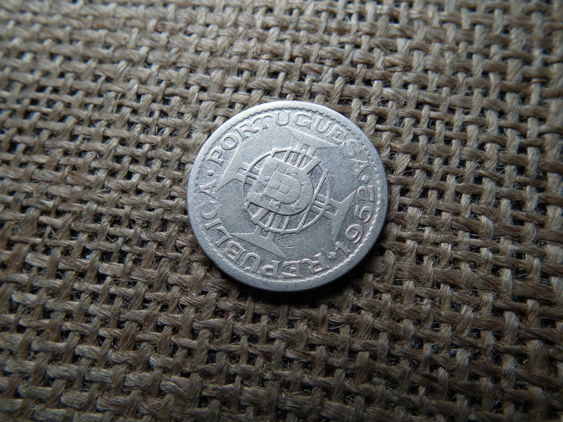 Mozambik ezüst 10 escudos 1952 , escudo 